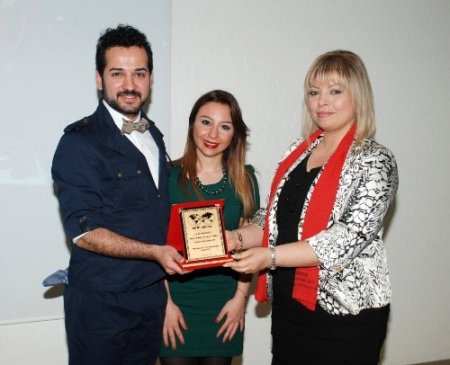 Modacı Erdemoğlu'ndan kadınlara iş görüşmesinde koyu renk tavsiyesi