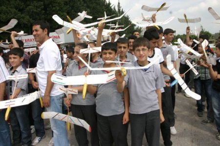 Model Uçak Yapmanın Keyfini Yaşadılar