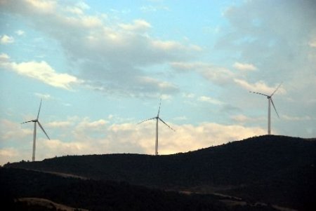 Modern Yel Değirmenleri Rüzgâr Enerjisini Elektriğe Çevirecek