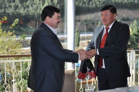Moğolistan'ın Ernedet Valisi Davaadorj: Eğitim Kalitemiz Türk Okulları Sayesinde Yükseldi