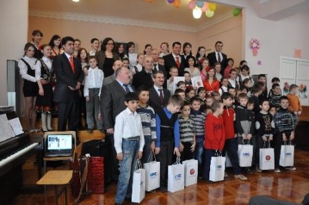 Moldova'da kimsesiz çocuklar sevindirildi