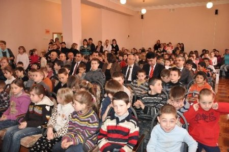 Moldova'da kimsesiz çocuklar sevindirildi