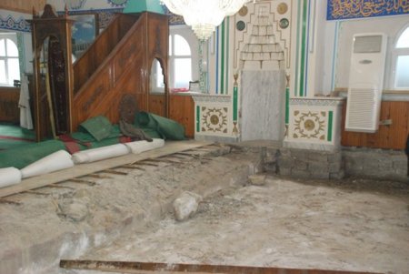 Mollabey Camii'nde tadilat çalışmaları devam ediyor
