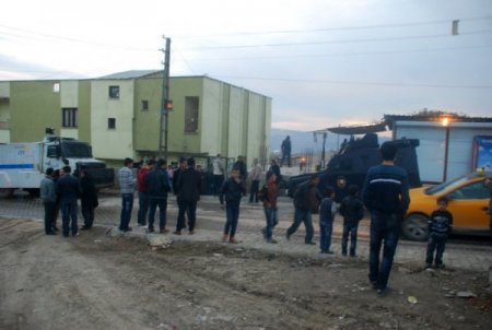 Molotof hazırladıkları evde yangın çıktı