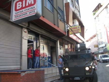Molotoflu Saldırıda Faciayı Market Çalışanları Önledi