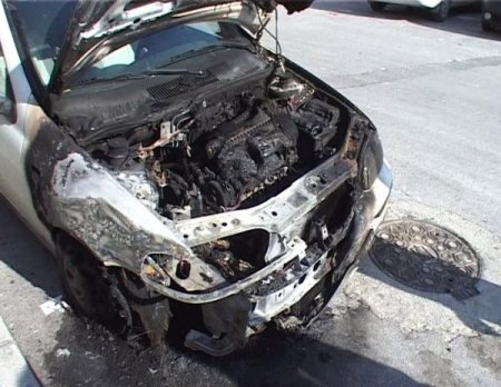 Molotoflu Terörist, Arabayı Böyle Ateşe Verdi