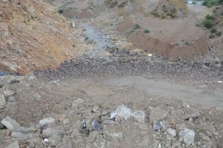 Molozların Altında Kalan Bir Kişi Öldü