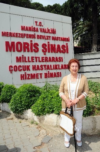 Moris Şinasi'nin kızı, Moris Şinasi Çocuk Hastanesi'ni ziyaret etti