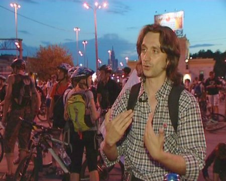 Moskova’da 4 Bin Kişi Gece Pedal Çevirdi