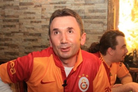 Moskova'da Galatasaray taraftarları şampiyonluğu halay çekerek kutladı (Özel)