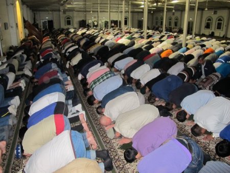 Moskova’da Ramazan Heyecanı, İlk Teravih Çadır Camide Kılındı