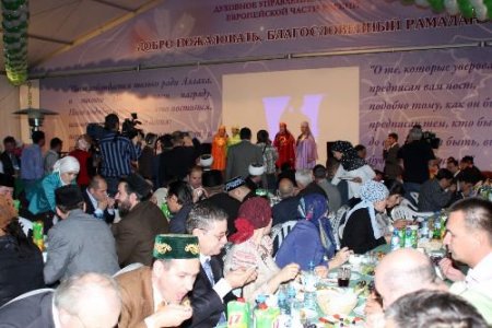 Moskova'da "şatör Ramazan" Belediyenin Resmi Festival Listesine Girdi