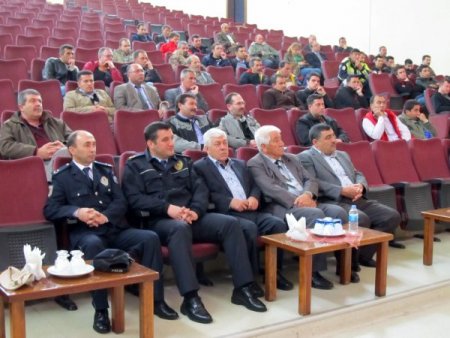 Motorculara 'Kaskımla Güvendeyim Trafik Eğitim Projesi' Semineri