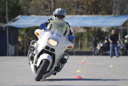 Motorlu Polisler İleri Sürüş Eğitimi Alıyor