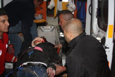 Motosiklet ile otomobil çarpıştı: 1 ölü, 1 yaralı