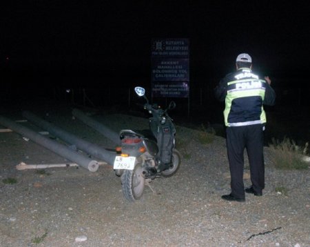 Motosiklet kaza yaptı, sürücü yaralandı