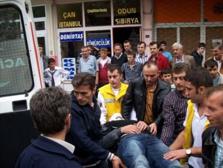 Motosiklet Otomobile Çarptı: 1 Yaralı