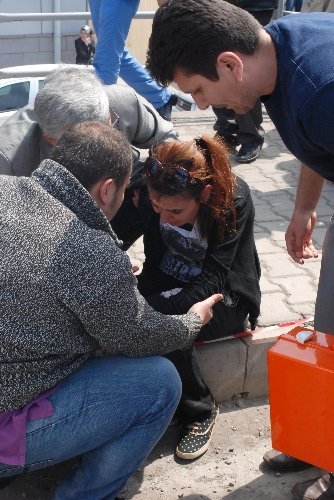 Motosiklet sürücüsü dengesini kaybetti: 2 yaralı