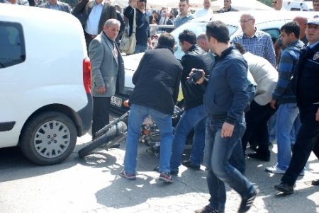 Motosiklet sürücüsü dengesini kaybetti: 2 yaralı