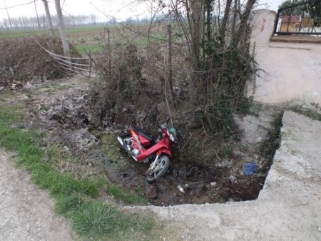 Motosikleti Kanala Uçan Sürücü Ağır Yaralandı