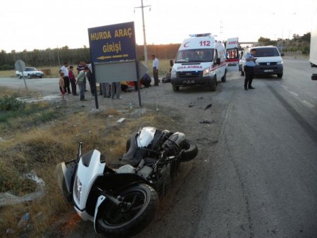 Motosikletli Doçent Ve Eşine Tır Çarptı