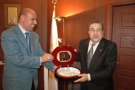 Muammer Güler, Mardin Belediyesi'ni Ziyaret Etti
