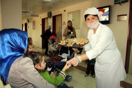 Muayene sıranızı beklerken çay ve kek alır mısınız? (Özel)