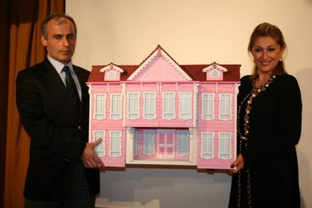 Muazzez Ersoy'dan Kimse Yok Mu Okuluna Anlamlı Bağış