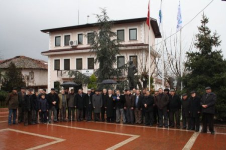 Mübadele Şehitleri Karanfillerle Anıldı