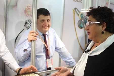 Mücevher fuarı kapılarını anneler için açıyor
