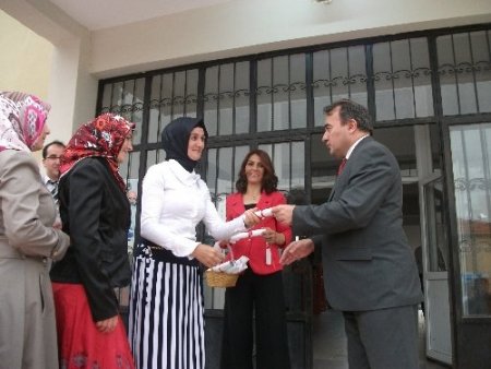 Mudanya HEM yıl sonu sergilerine başladı