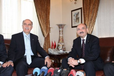 Müezzinoğlu: Bebeklere süt nüfus cüzdanı veririz