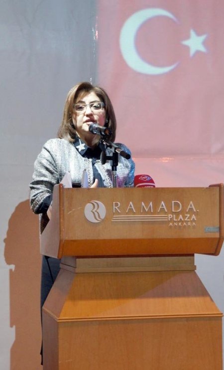 Müezzinoğlu: 'Bu sokakta hayat var' denilen yerlerde gençler için hayat yok