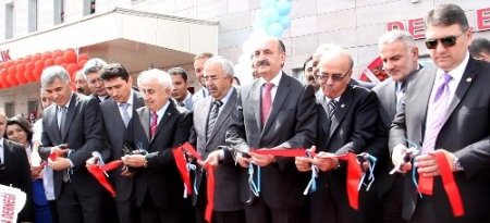 Müezzinoğlu: Doktor eksikliğiniz giderilmesi için elimizden geleni yapıyoruz