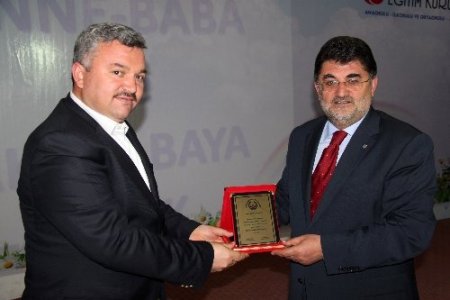 Müftü Değirmenci: Hanımların en güzel vasfı anneliktir