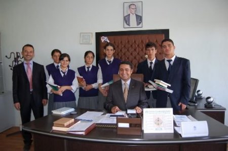 Müftülüğün Düzenlediği Yarışmada Dereceye Giren Öğrenciler Ödüllerini Aldı