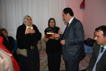 Müftülük, aynı apartmanda 5 yıl küs yaşayan iki aileyi barıştırdı