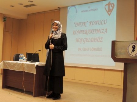 Müftülük, Suriye’ye yardım kermesi öncesinde kadınlar için konferans düzenledi