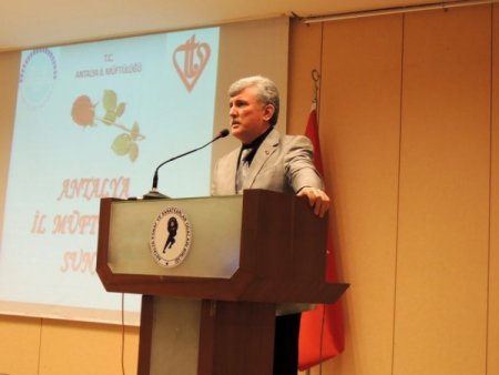 Müftülük, Suriye’ye yardım kermesi öncesinde kadınlar için konferans düzenledi