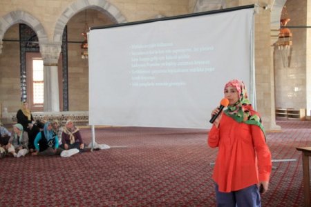 Müftülükten kadınlara özel hac semineri