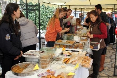 Muğla İl Emniyet Müdürlüğü kermes düzenledi