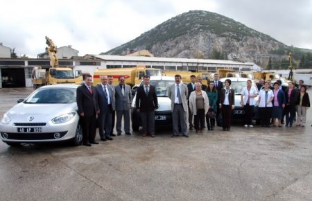 Muğla İl Özel İdaresi’nden üç araç teslim edildi