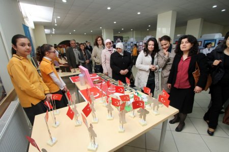 Muğla Piri Reis İlköğretim öğrencileri Çanakkale sergisi açtı