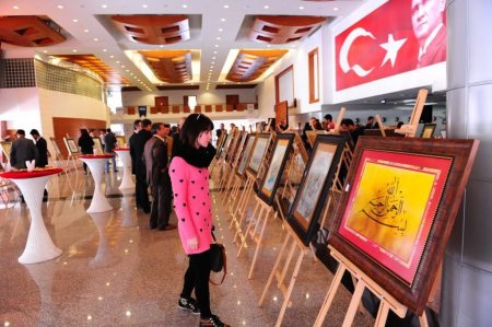Muğla Üniversitesi’nde hat ve kaligrafi sergisi açıldı