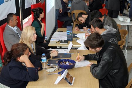 Muğla Üniversitesi'nde turizmcilerle öğrenciler buluştu