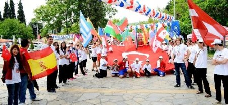 Muğla'da 20 ülkeden gençler yürüdü