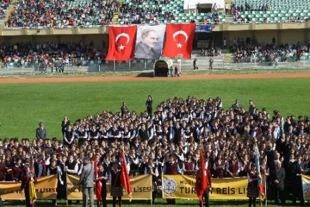 Muğla'da 4 Bin Kişilik Dev Koro Uyum Sıkıntısı Yaşadı
