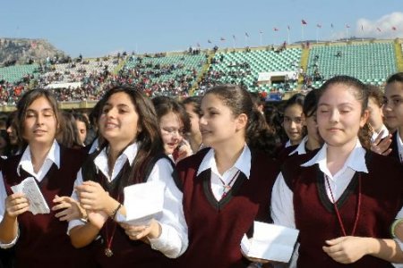 Muğla'da 4 Bin Kişilik Dev Koro Uyum Sıkıntısı Yaşadı