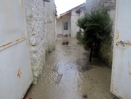 Muğla’da birçok ev sular altında kaldı