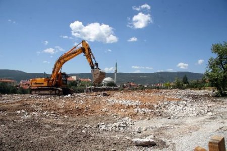 Muğla'da Eski Belediye Yönetiminin Başlattığı Düğün Salonu İnşaatı Yıkıldı